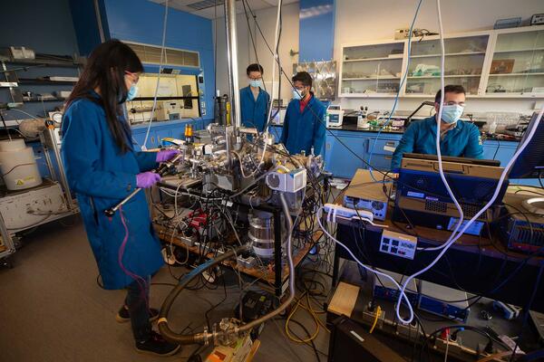 students in Zacharia Lab